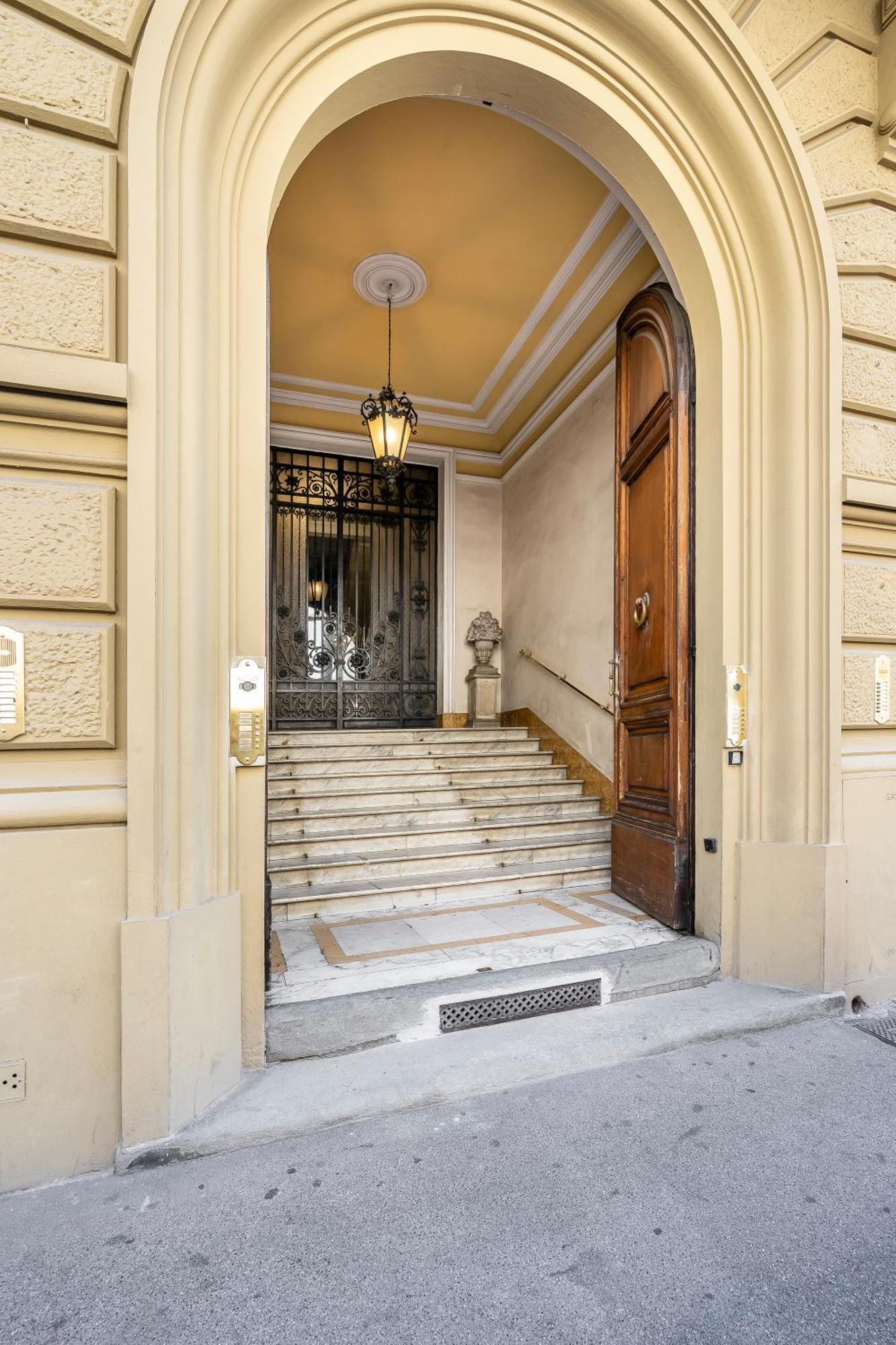 San Marco White Appartamento Luxury Con Garage Su Richiesta فلورنس المظهر الخارجي الصورة